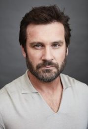 Clive Standen